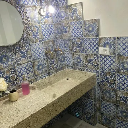 Christy House Alojamento de Acomodação e Pequeno-almoço 3*