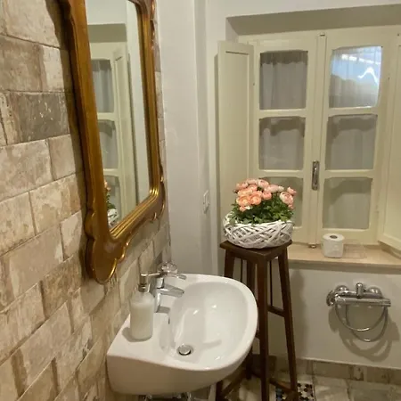 Christy House Bed & Breakfast *